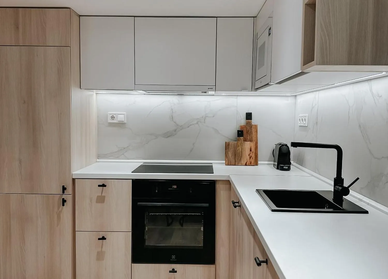 Jokai-J18 Three Bedroom Stylish Suite Budapest Apartment