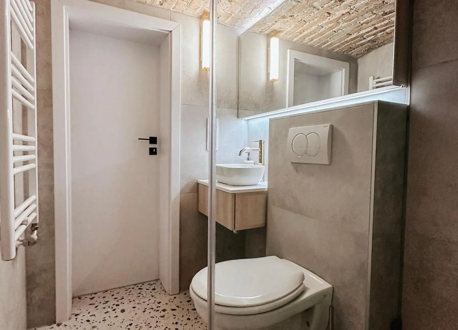 Jokai-J18 Three Bedroom Stylish Suite Budapest Apartment