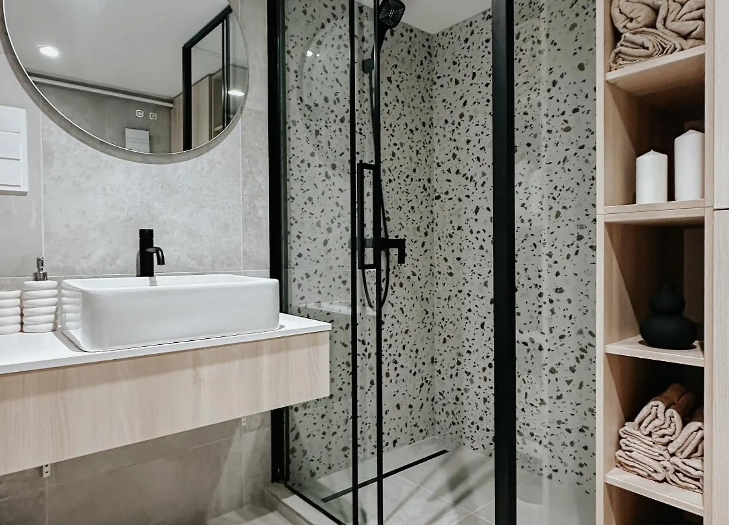 Jokai-J18 Three Bedroom Stylish Suite Budapest Apartment