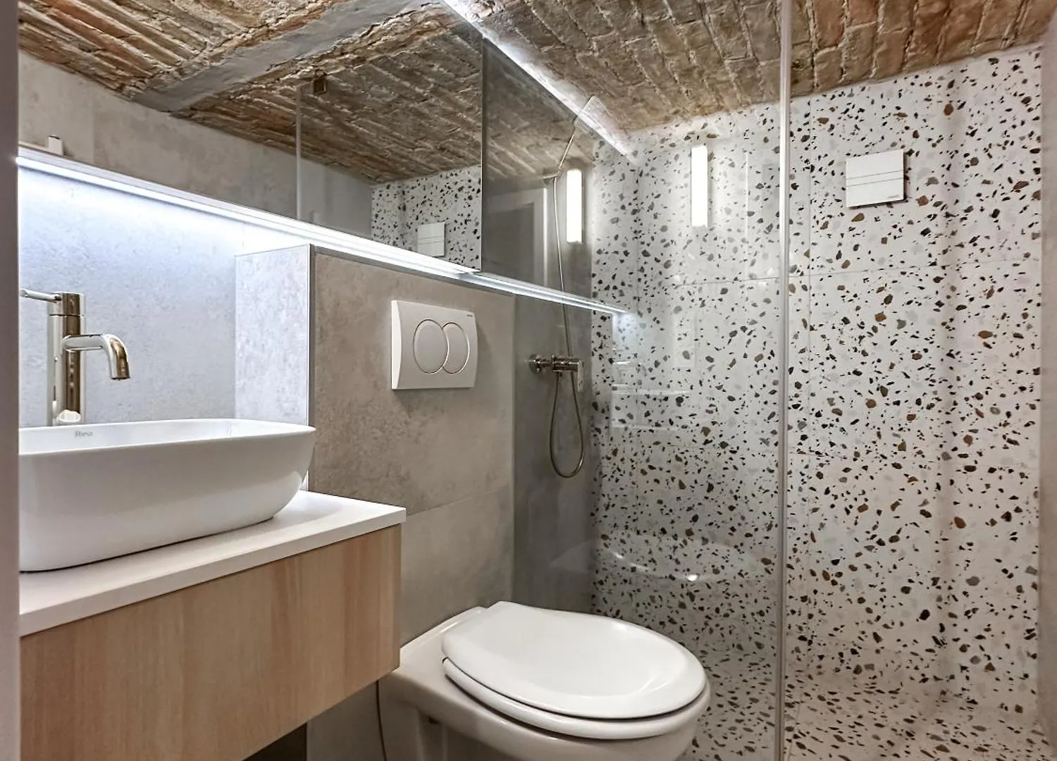 Jokai-J18 Three Bedroom Stylish Suite Budapest