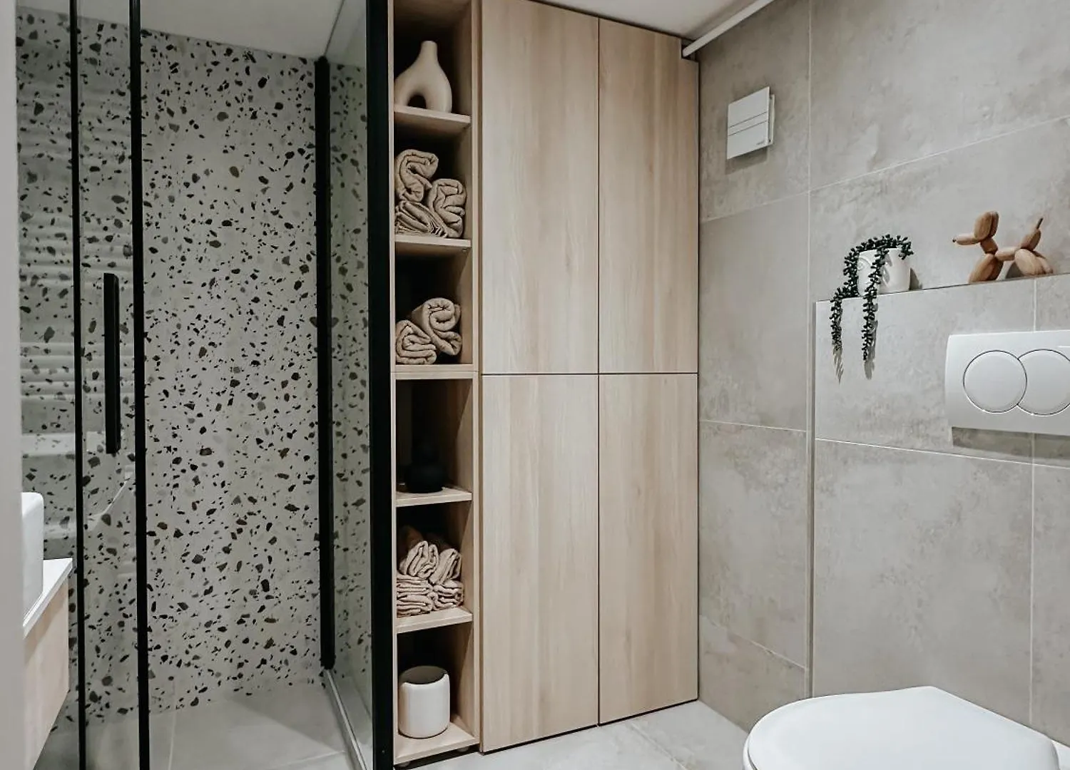 Jokai-J18 Three Bedroom Stylish Suite Budapest Hungary