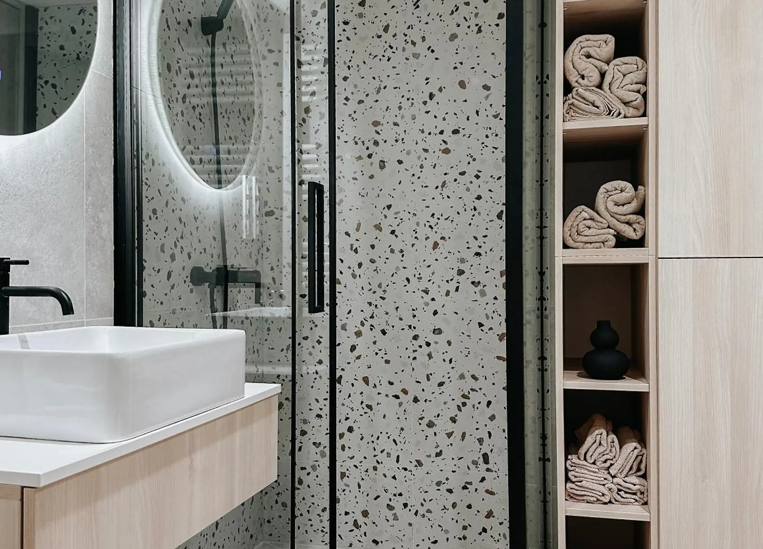 Jokai-J18 Three Bedroom Stylish Suite Budapest